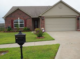 1405 Reavis Xing, Claremore, OK 74019
