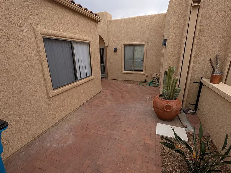 762 W Rushwood Dr — Photo 3