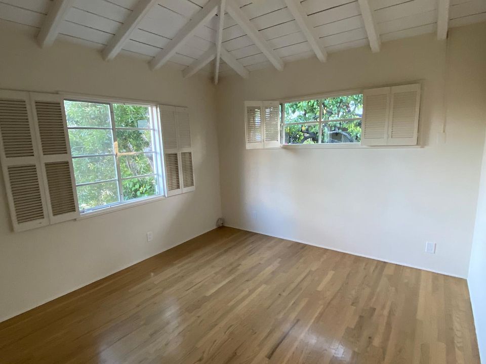 Queen Size Bedroom from different angle