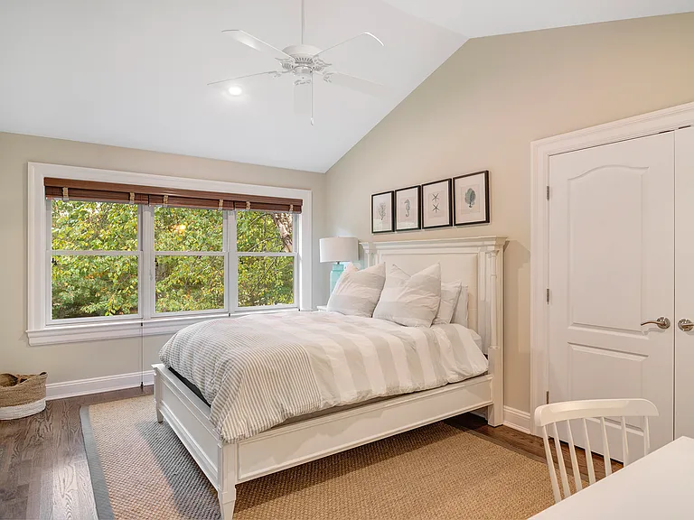 37 Arbutus Rd — Photo 18