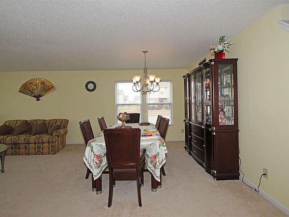 3rd image of 10274 Butler Dr