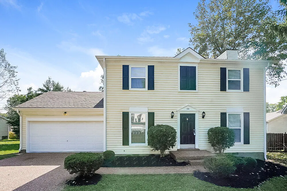 3 bed, 2.5 bath, 1612 sqft, $3,250 — Photo 1