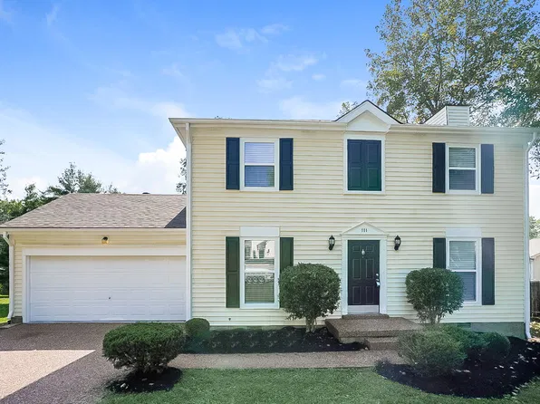 111 White Oak Ct, Hendersonville, TN 37075