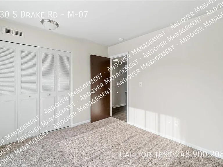 330 S Drake Rd #M-07 — Photo 43