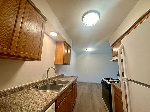3rd image of 1686 Shawano Ave APT 2