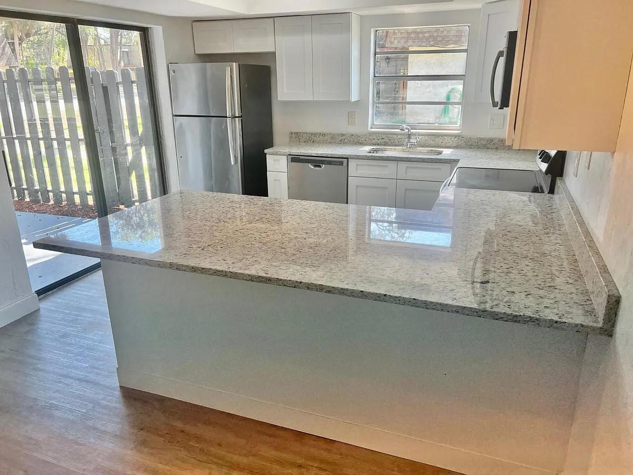 2 bed, 1.5 bath, 1242 sqft, $1,795 — Photo 3