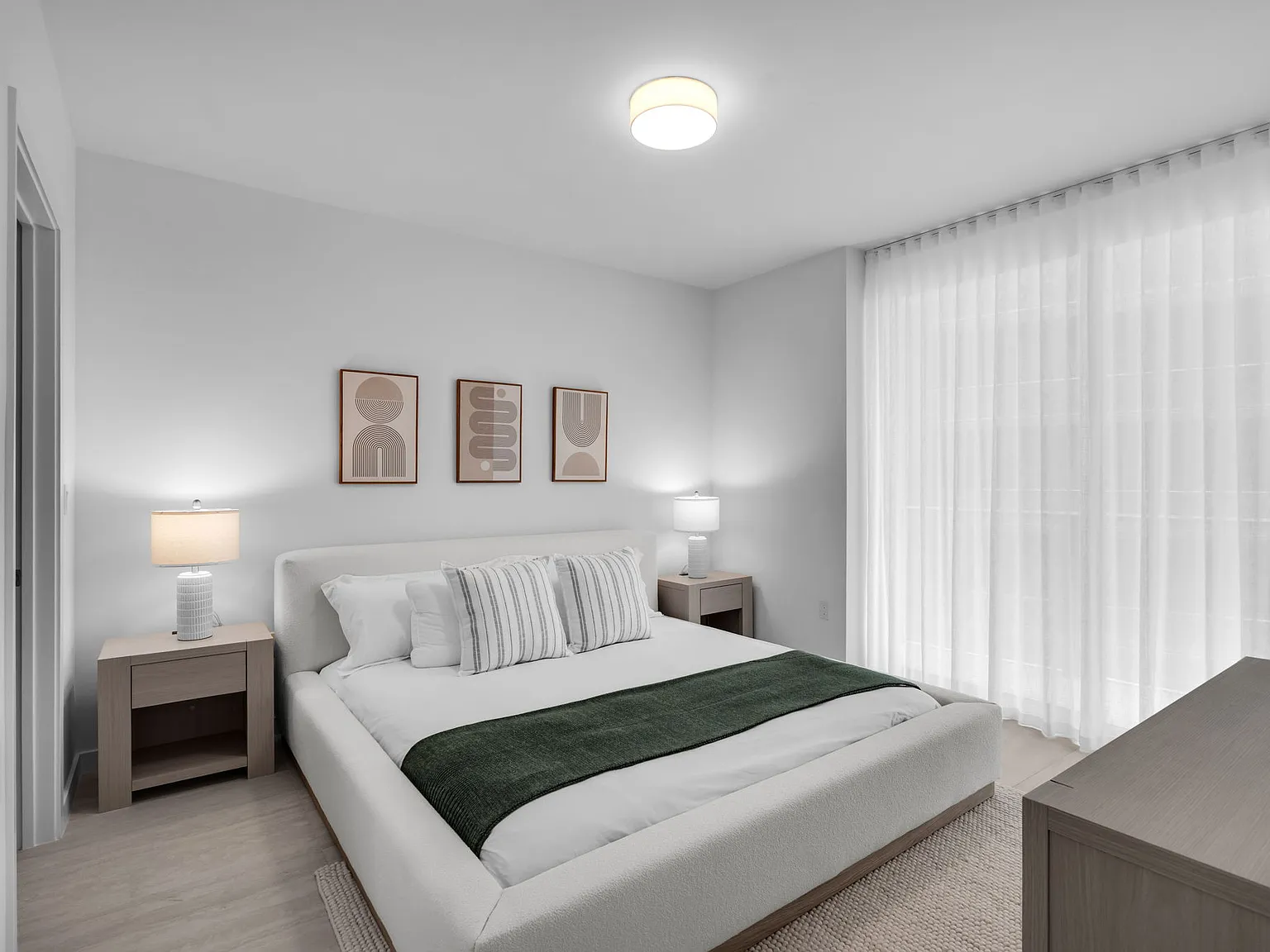1 bed, 670 sqft, $4,100 — Photo 2