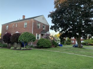 82 Robin Rd, West Hartford, CT 06119