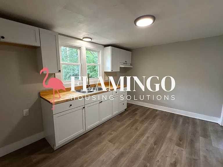 1225 Seneca Dr — Photo 7