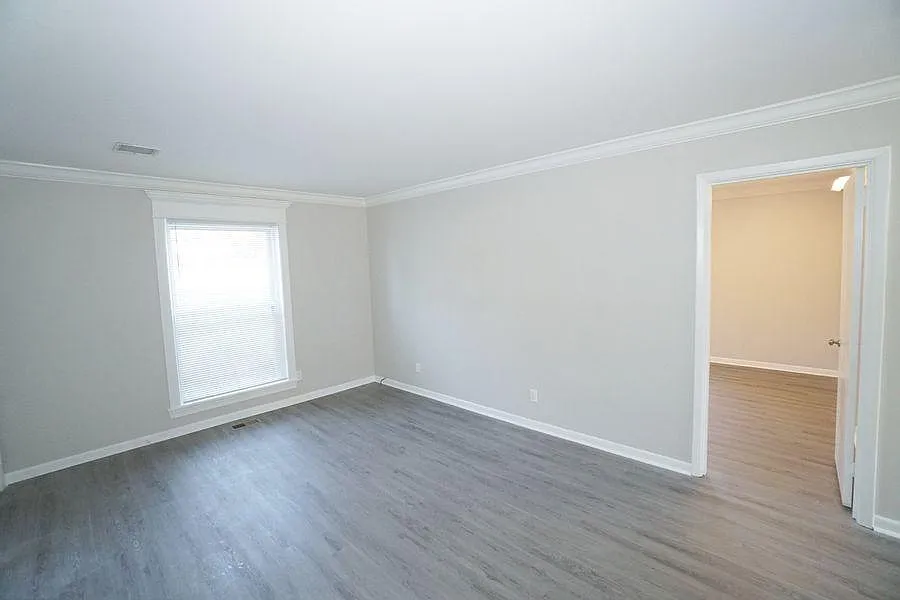 2 bed, 1.5 bath, 1295 sqft, $1,250 — Photo 2