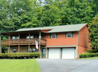 598 Polly Gap Rd, Clayton, GA 30525