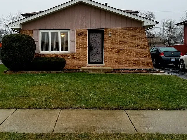 14521 Oakley St photo 1