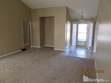 3rd image of 42406 Hudson Dr