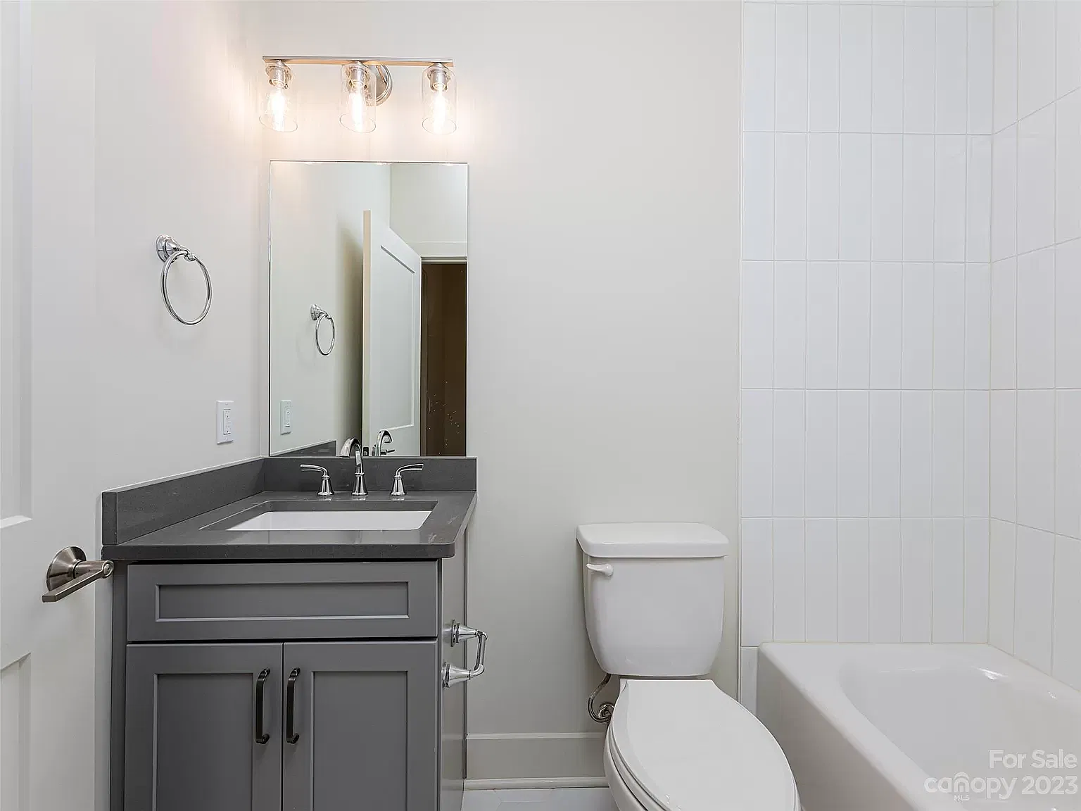 4 bed, 3.5 bath, 2170 sqft, $4,950 — Photo 4