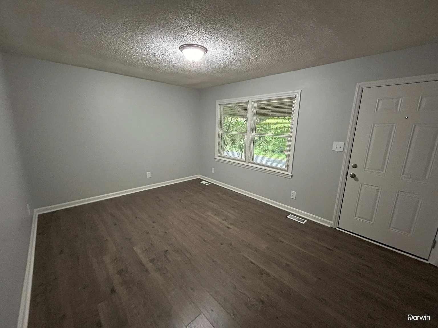 4 bed, 1.5 bath, 1452 sqft, $1,840 — Photo 4