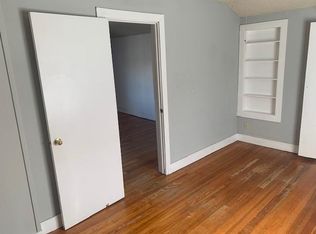 420 NE 43rd St FLOOR 3, Seattle, WA 98105
