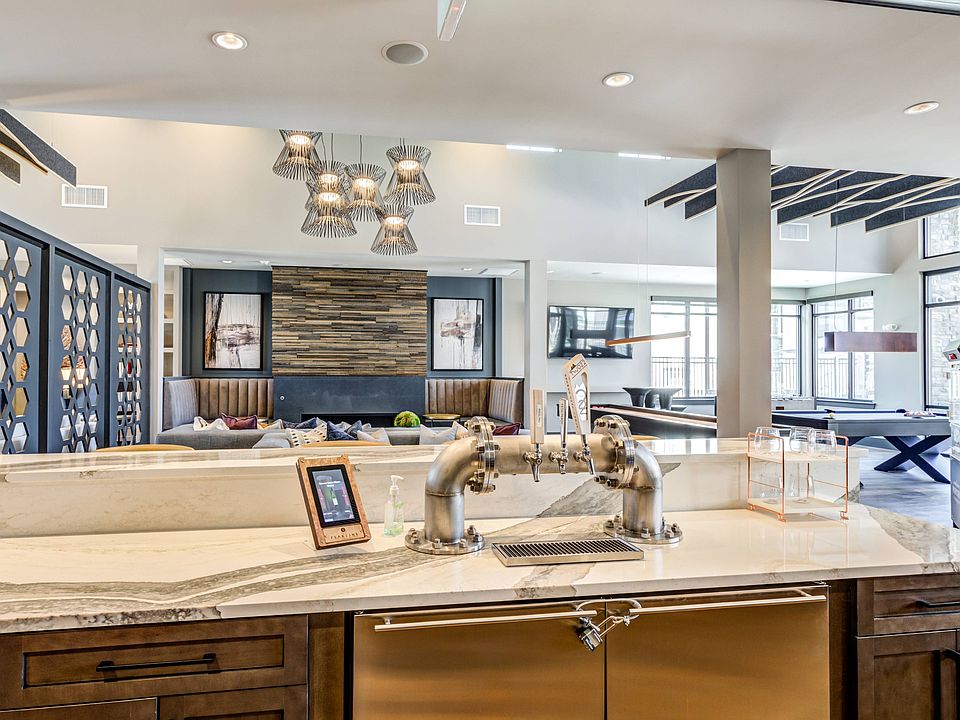 Complimentary beer and wine taps in the Clubhouse Cafe