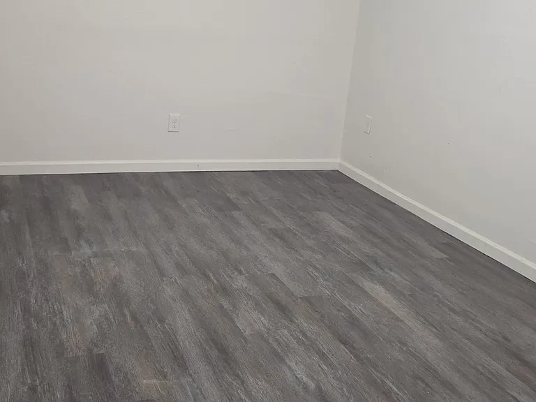 219 Westpark Ct — Photo 1
