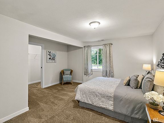 5th image of 12619 Gravelly Lake Dr SW