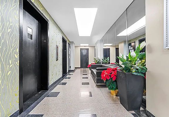 3rd image of 3 Fordham Hill Oval APT 2F
