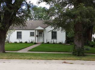 328 W Lincoln Ave, Barrington, IL 60010