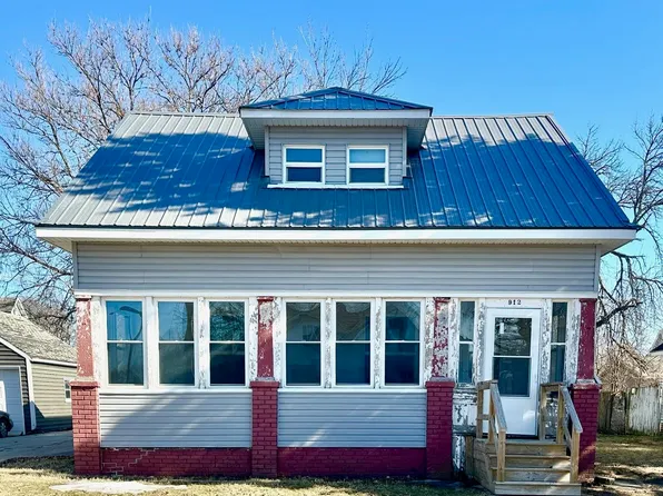 912 River St, Iowa Falls, IA 50126