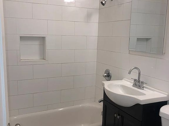 4th image of 915 Franklin St #0B-1Ba-554Sqft