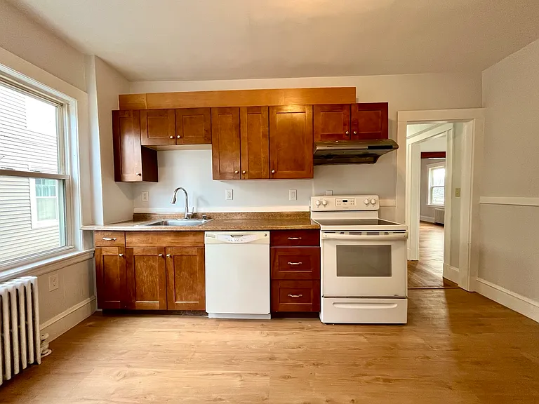 93 Pleasant St #2 — Photo 6