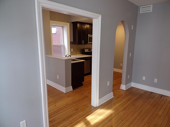 5th image of 1106 Main St #11