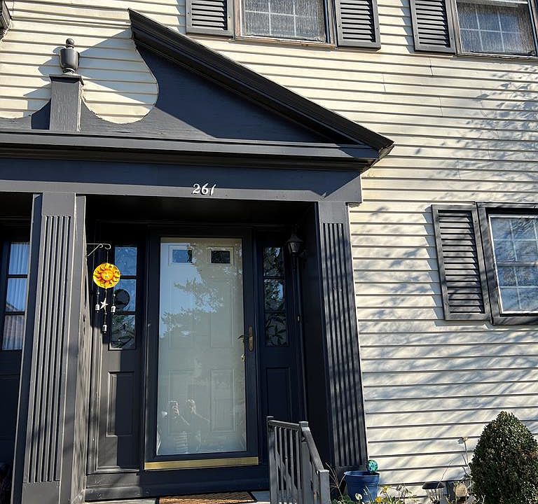 1st image of 261 Constitution Dr