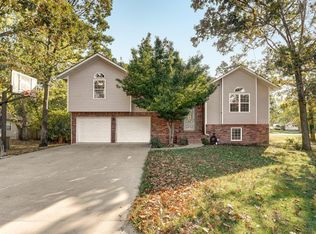1412 Taylor St, Aurora, MO 65605
