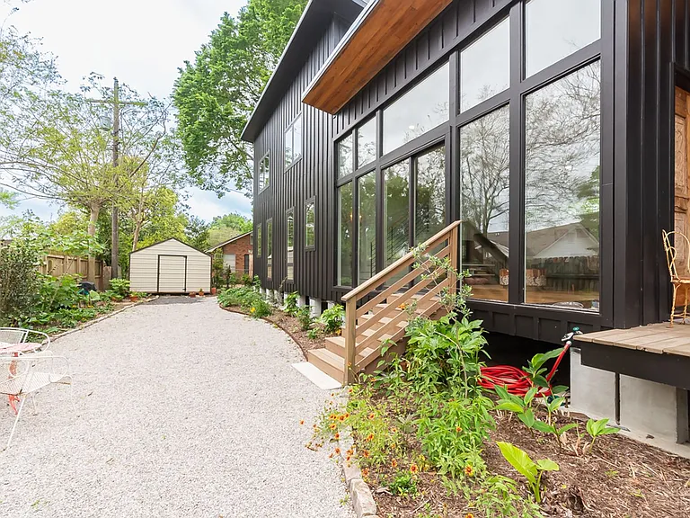 2684 Cork St — Photo 37