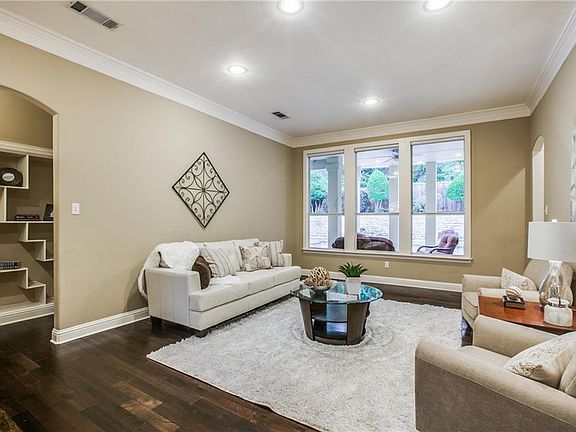 5th image of 5108 Oak Ln