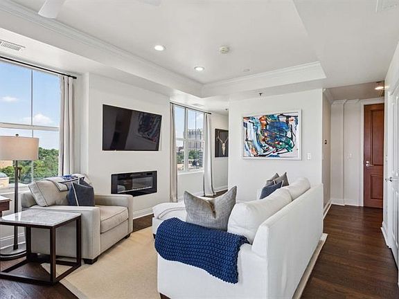 5th image of 2881 Peachtree Rd NE APT 1005