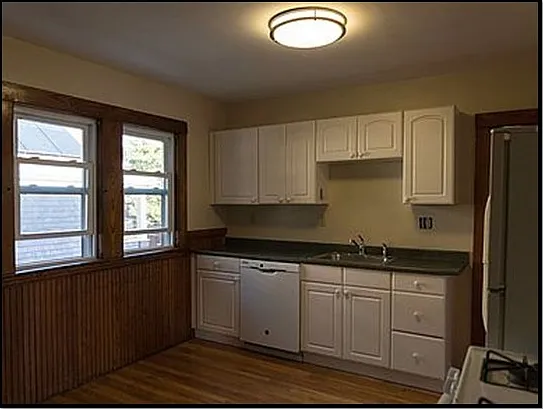 104 Hooker St — Photo 3