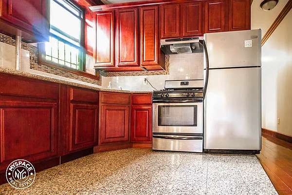 Rented by MySpaceNYC | media 17