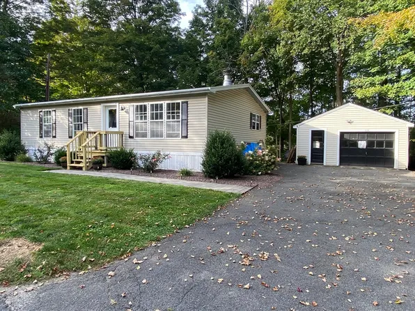 109 Depot St, Bernardston, MA 01337