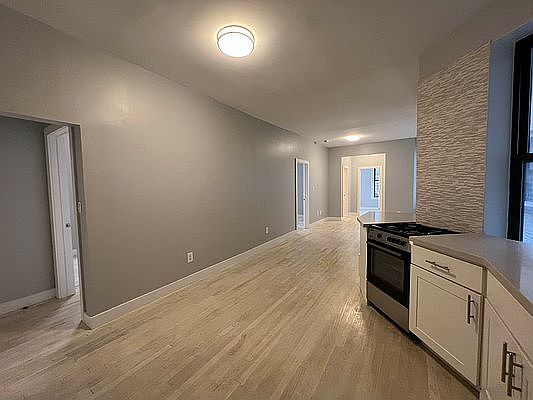 2nd image of 165 E 90th St APT 3C