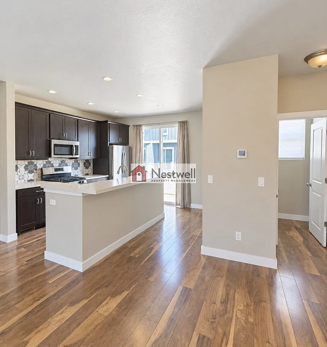 Beautiful 3-bed townhome in Bluffdale! — Photo 4