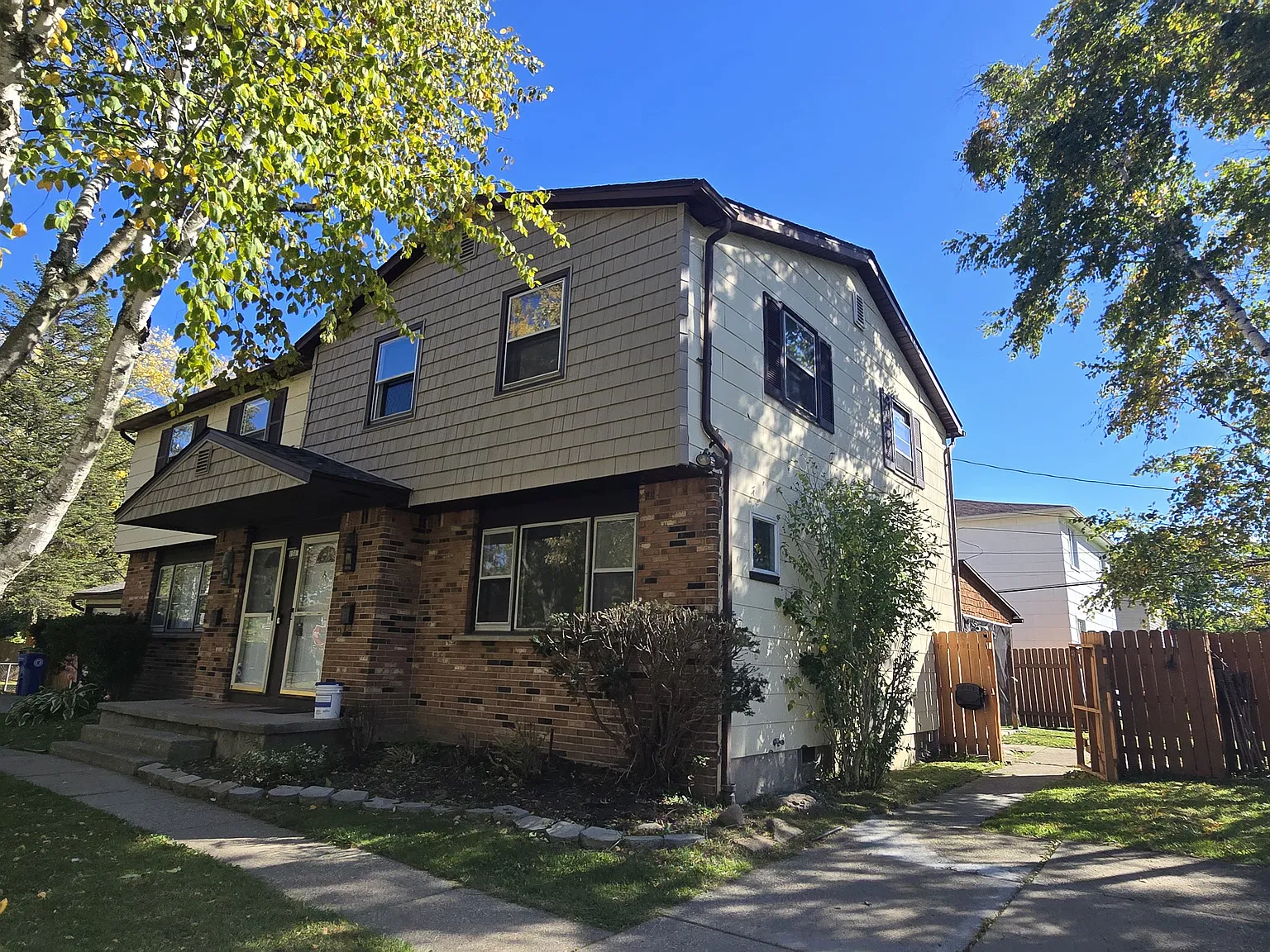 3 bed, 1.5 bath, 1100 sqft, $1,600 — Photo 2