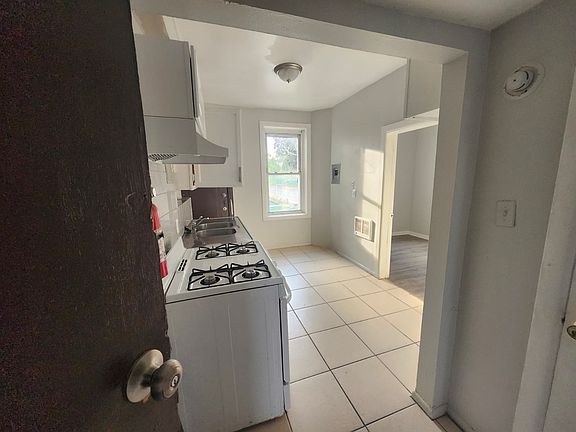 2nd image of 319 Herbert St #6E