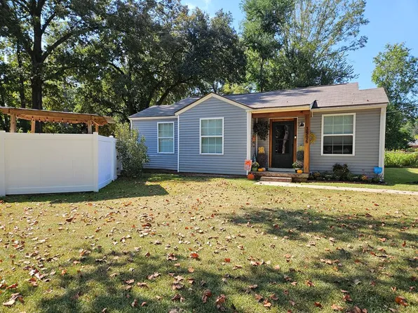 3906 Edgewood Rd, Natchez, MS 39120