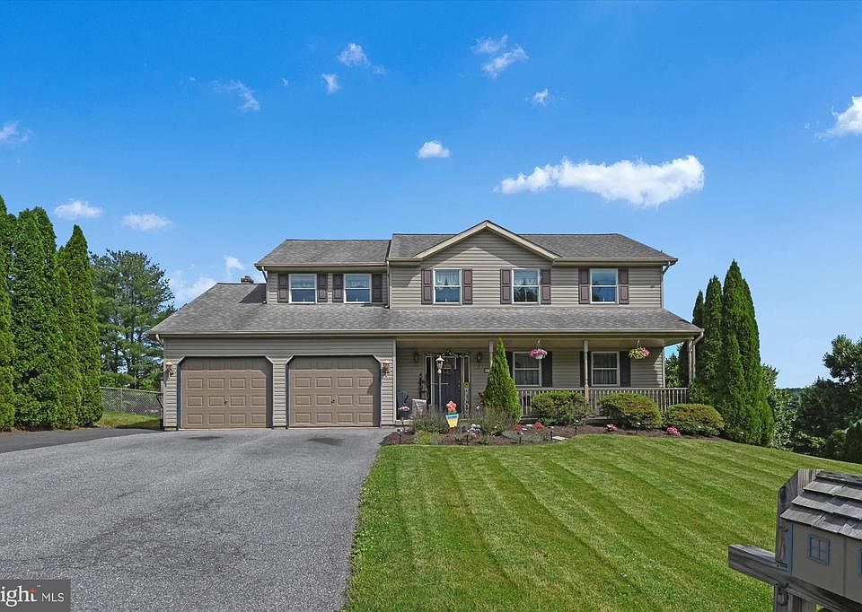 1st image of 305 Forest Wood Dr