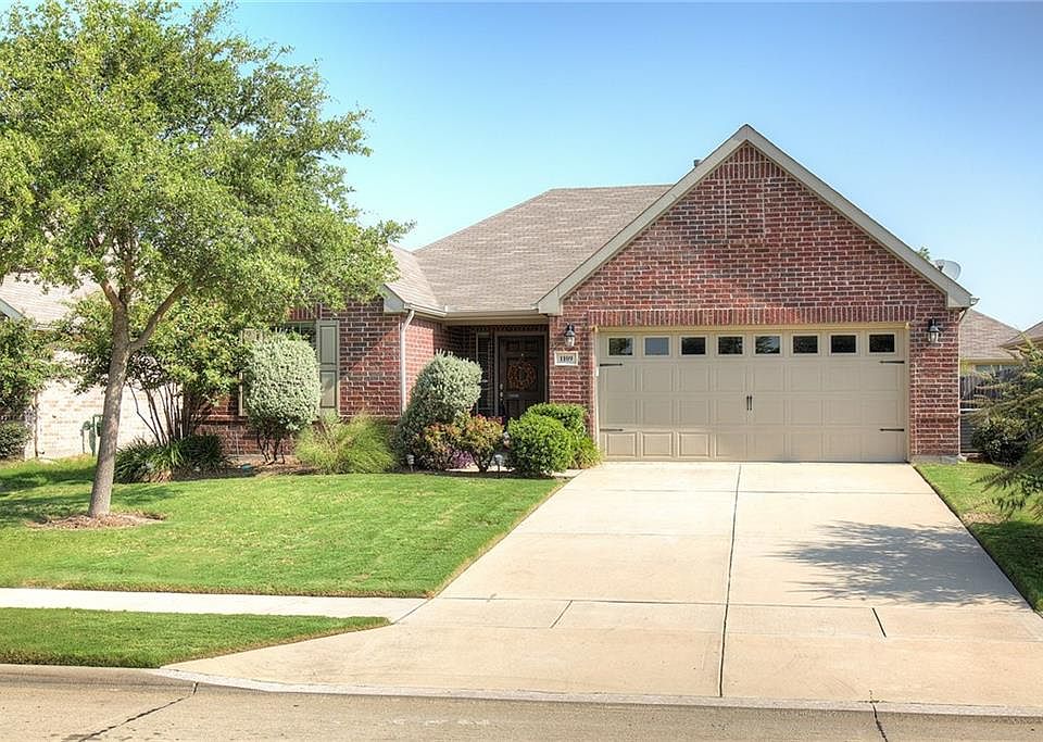 1st image of 1109 Villa Paloma Blvd