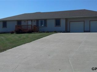 605 Linda Lee Ln, Kennard, NE 68034