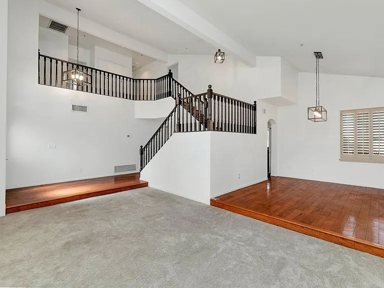12740 N 94th Pl — Photo 2