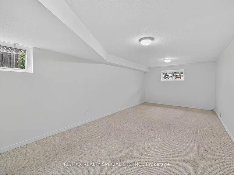 1912 Bonnymede Dr #LOWER — Photo 18