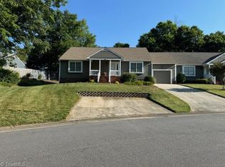 1806 Brunswick Ct, High Point, NC 27262