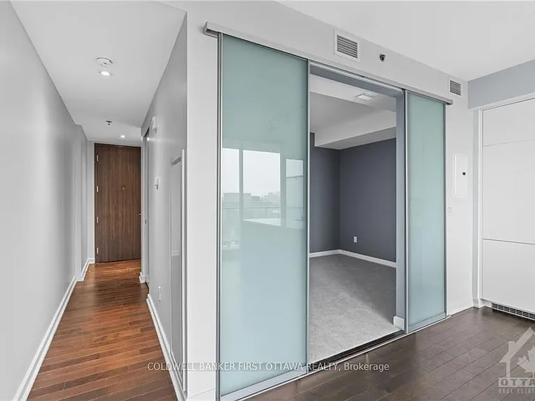 300 Lisgar St #907 — Photo 15