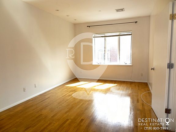 18x11 Bedroom (1)